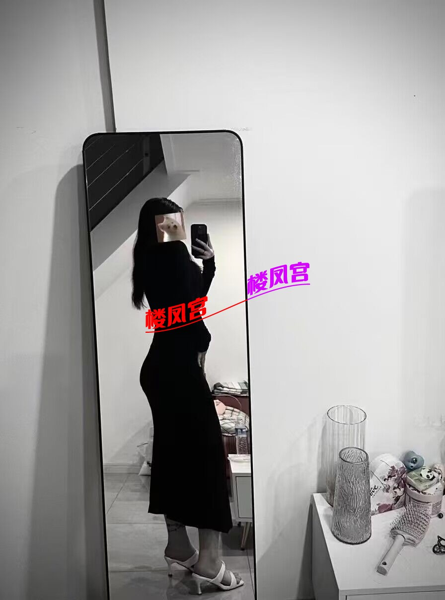 1006837681.jpg
